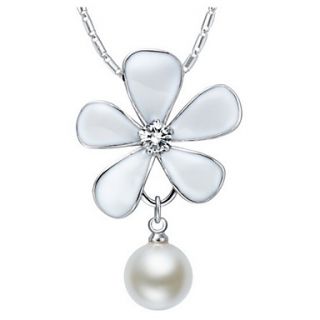 VintageFlower Shape Alloy Womens Necklace With Imitation Pearl(1 Pc)