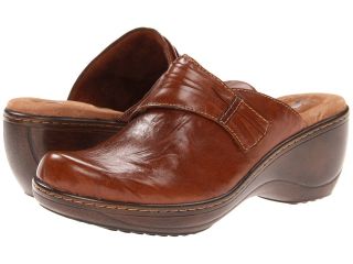 SoftWalk Mason Womens Clog Shoes (Tan)