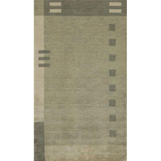 Hand loomed Green Dots/ Dashes Wool Rug (36 X 56)