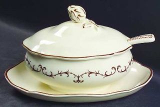 Wedgwood QueenS Filigree Sauce Boat W/Attached Underplate,Lid & Ladle, Fine Chi
